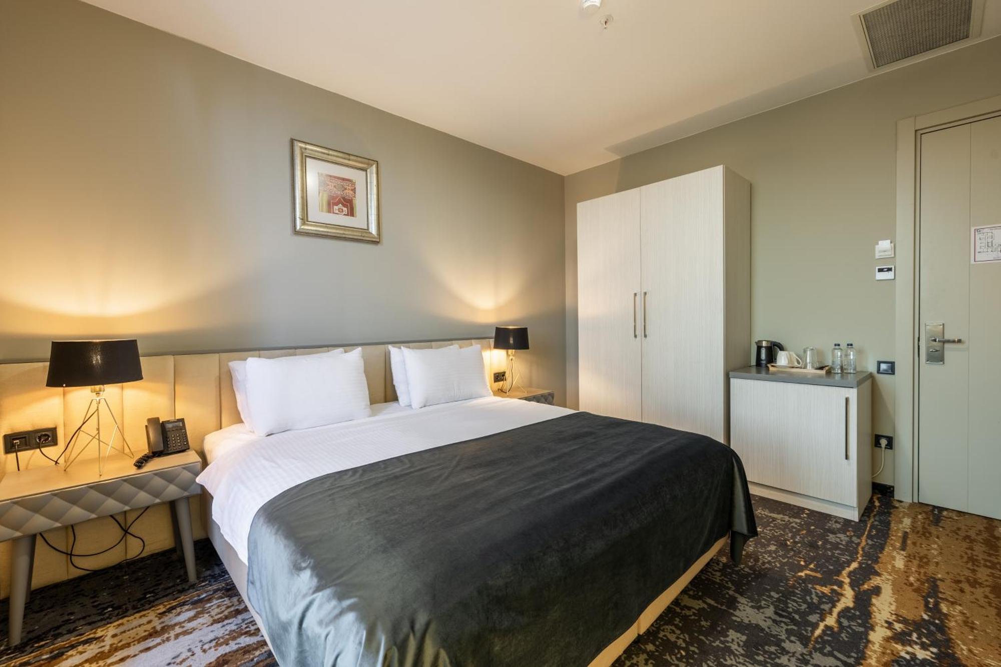 Hotel Brosse Garden Tbilisi Zimmer foto